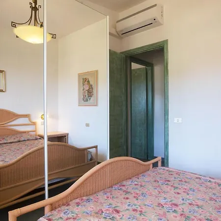Apartament Marlu' *